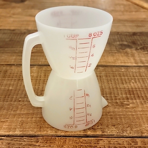 Tupperware Other - VINTAGE Tupperware Measuring 1 - 8 oz cup double sided